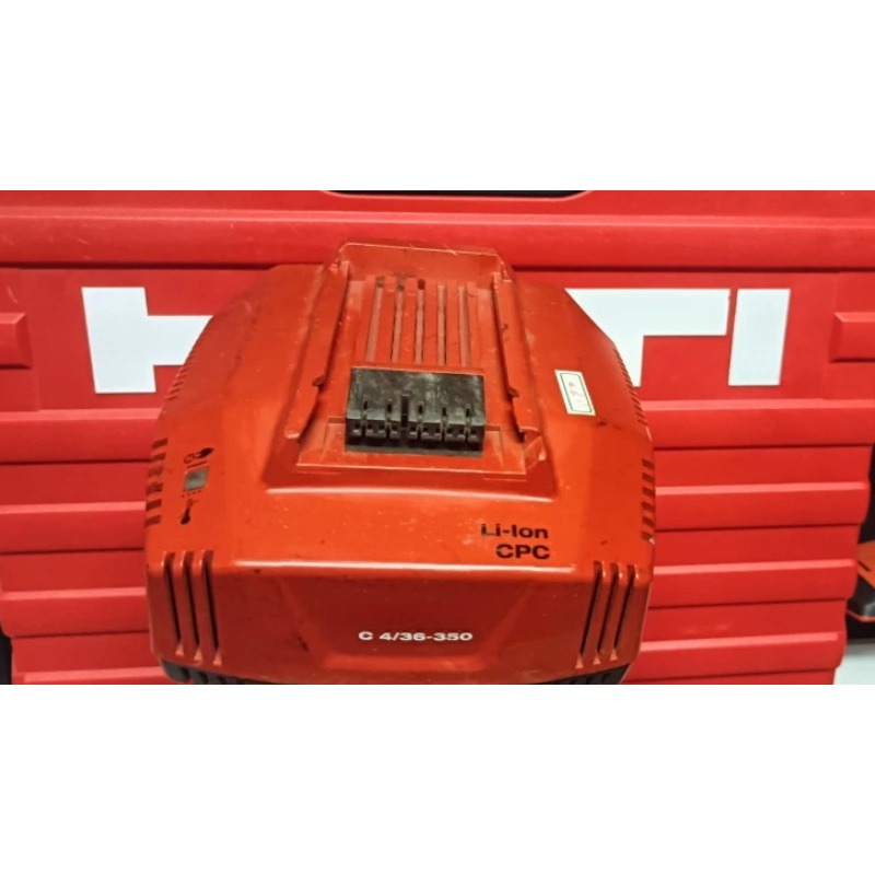 Szybka ładowarka wielonapięcio – Power Tools Toolstation recenzja i cena